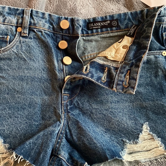 New with tags blanknyc The Barrow shorts - Picture 3 of 3